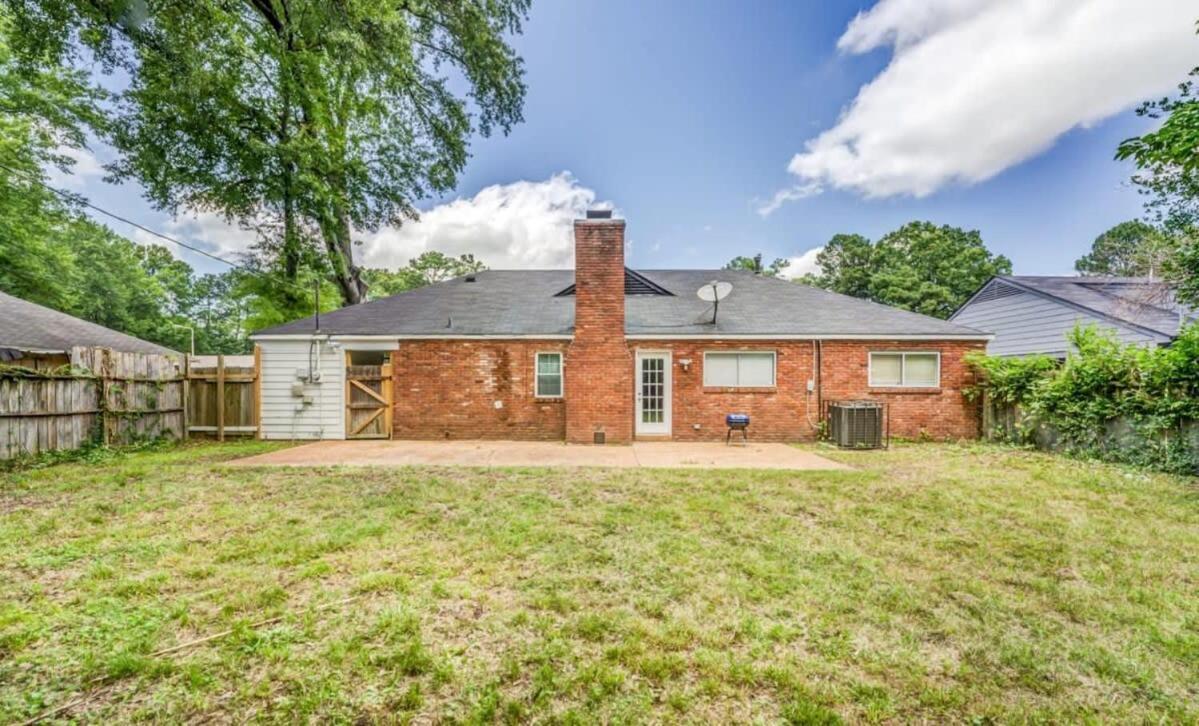 Fenced Yard Centrally Located-Parkway Village Pad Memphis Exterior photo