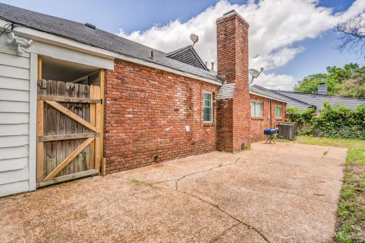 Fenced Yard Centrally Located-Parkway Village Pad Memphis Exterior photo