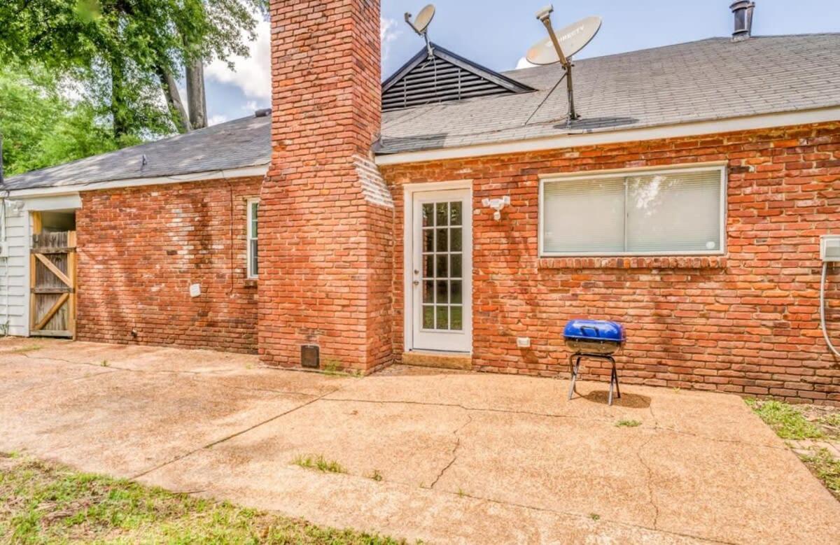 Fenced Yard Centrally Located-Parkway Village Pad Memphis Exterior photo