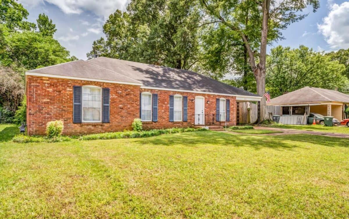 Fenced Yard Centrally Located-Parkway Village Pad Memphis Exterior photo